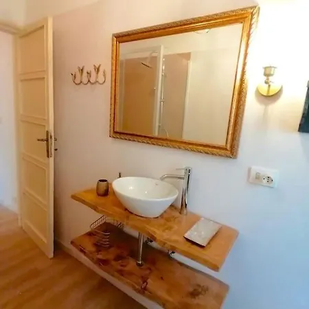 Apartment Art House